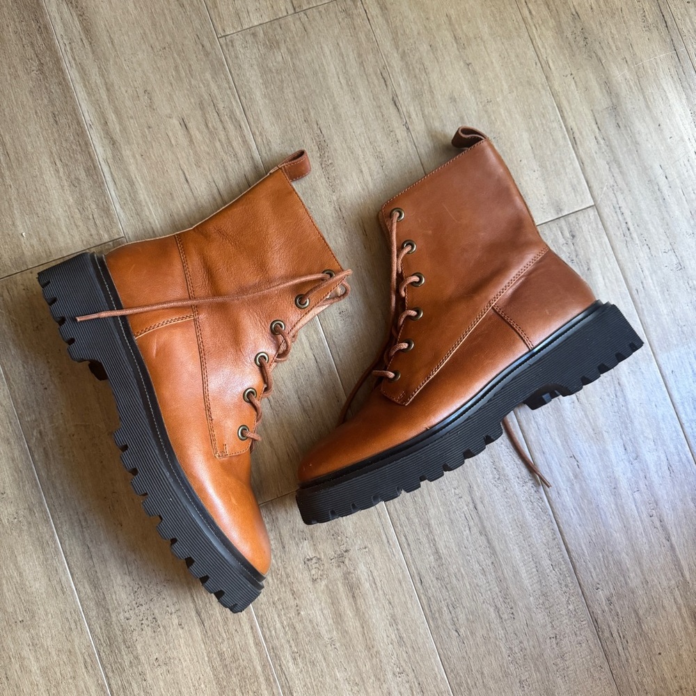MADEWELL The Rayna Lace-Up Boot in Leather Size 10